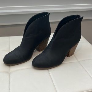 A2 by Aerosoles booties